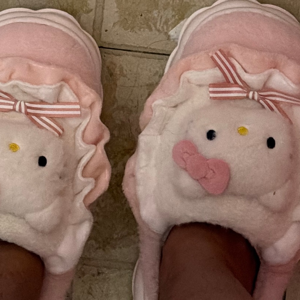 Kids Pink Plush One-Piece Slipper with Bow Detail